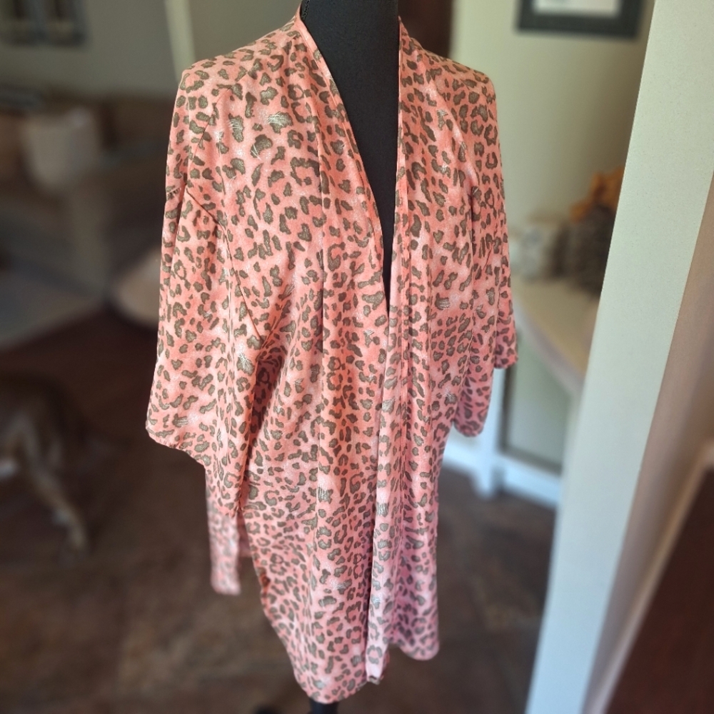 NICE! Pinkish Coral Leopard Print Kimono Sz Large By mts